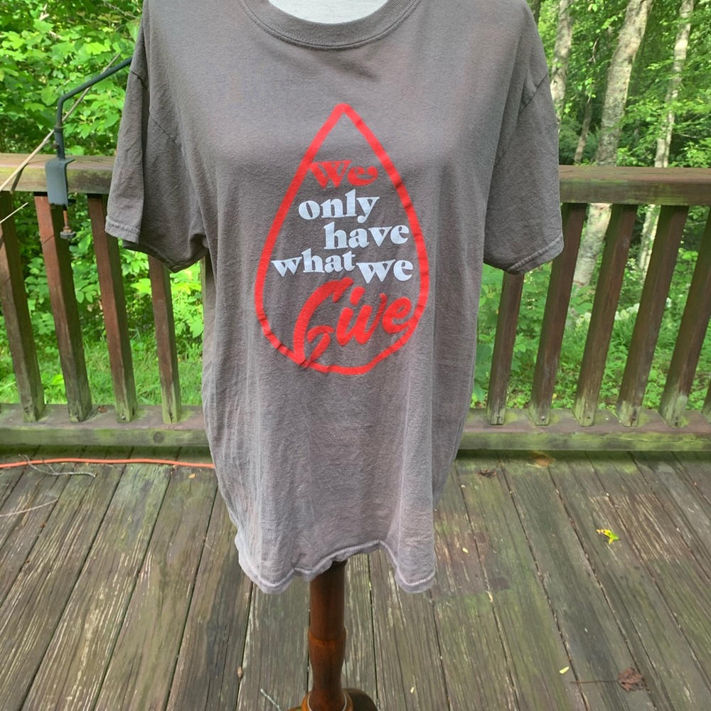 Blood donor tee size large. Gray.